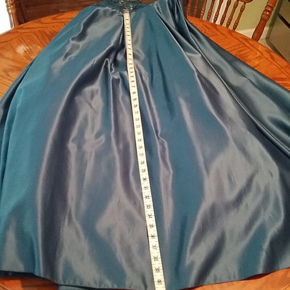 Dress - Picture 11 of 12